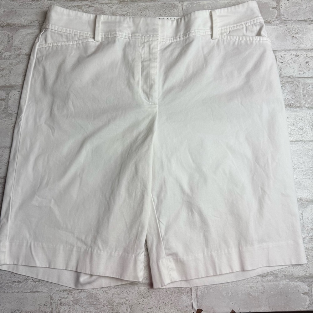 Talbots Perfect Shorts Bermuda White Size 8 EUC - Picture 2 of 11